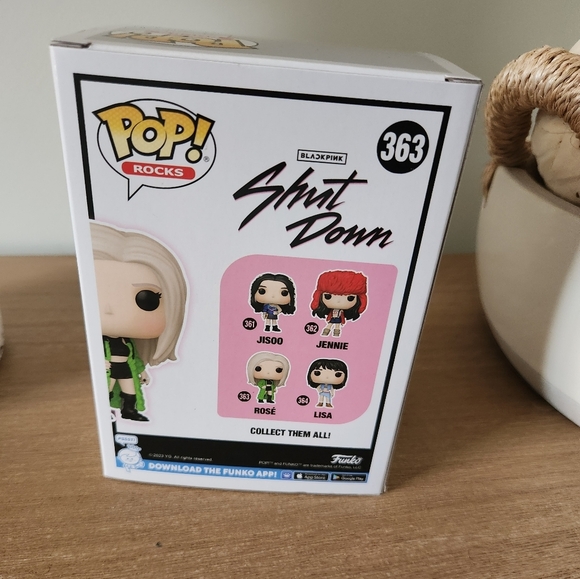 Funko Pop! Rocks Rosé Blackpink Kpop Band - Picture 2 of 3